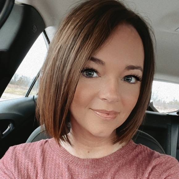 Meet your Posher, Hannah - Picture 2 of 2